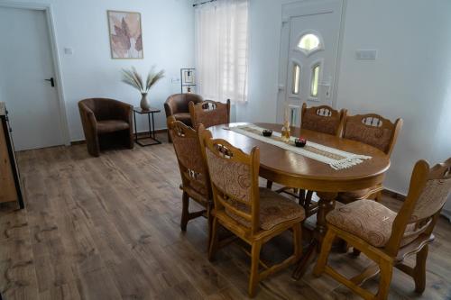 . Tiszavirág Apartman Màrtèly