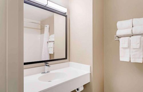 Extended Stay America Suites - Asheville - Tunnel Rd - image 7