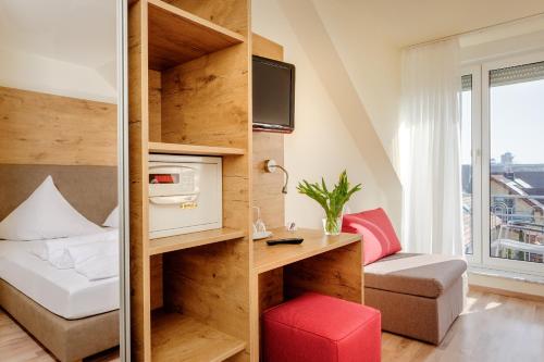 Hotel Mythos - image 14