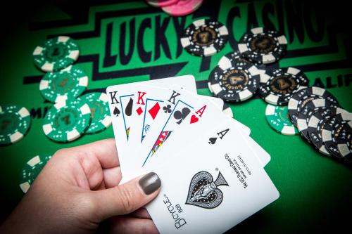 Lucky 7 Casino & Hotel (Howonquet Lodge) - 카지노