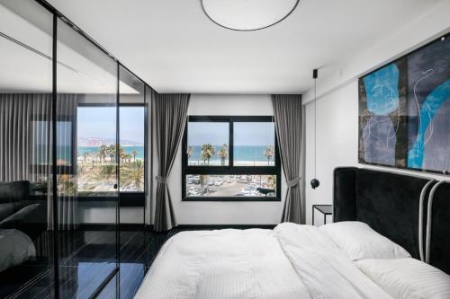 SEA VIEW HAIFA Suite on the beach in Kiryat Yam