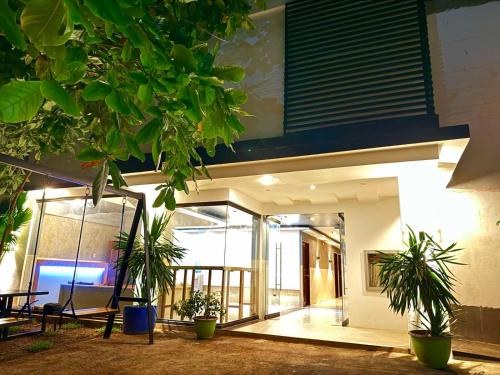 Goofy Ants Hostel in Palawan