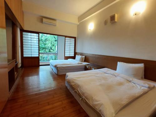 フーシン ユース ホテル (Fuxing Youth Hotel) in 復興区（フーシン）