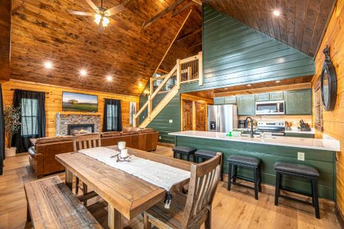 Cozy Mountaintop Cabin with Firepit, HotTub & Views!