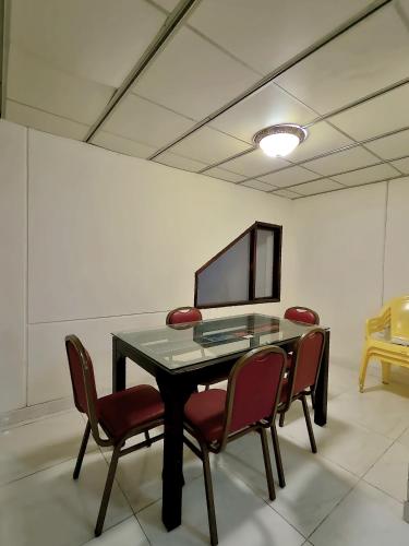 設施, Departamento central Lin in 欽博特