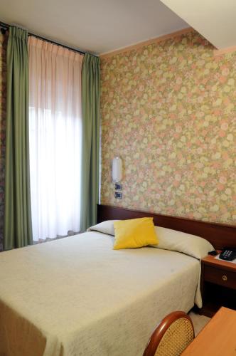 1 double bed