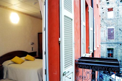 Hotel Button Room Type - Classic Double Room