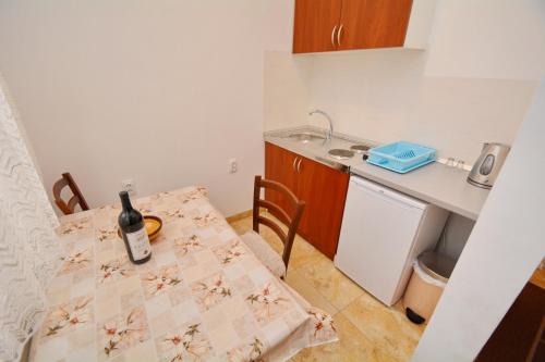 Marinero Apartments Marinero Apartments is a popular choice amongst travelers in Kotor, whether exploring or just passing through. The hotel offers a wide range of amenities and perks to ensure you have a great time. Air