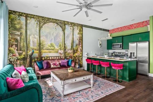 Bloom Haus DT 2miles - 8 Q beds - Rooftop - OMG