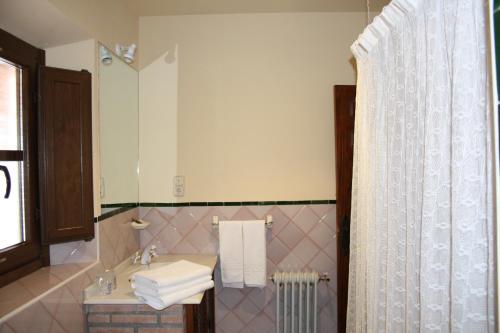 4 twin beds