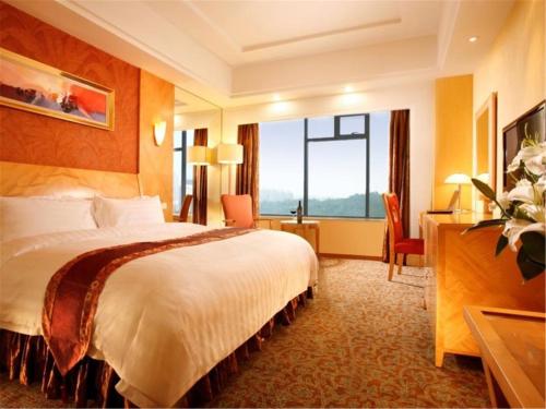 Létesítmények, East Hotel in Dalian