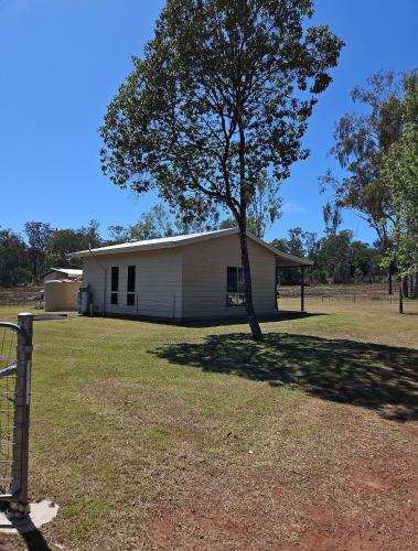 Exterior view of Blackbutt The Shack at Gilinlea