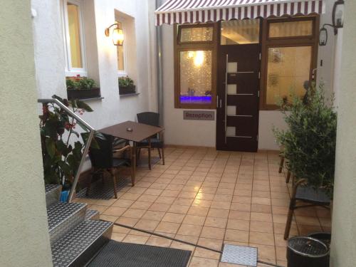 ล็อบบี้, Hotel Rest Inn in เบรตเทิน