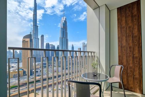 Vibrant Luxe Burj Khalifa Views-Dubai Mall Access by Maxx Value Homes, Dubaï