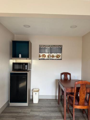 Rodeway Inn Ventura Midtown in เวทูรา (CA)