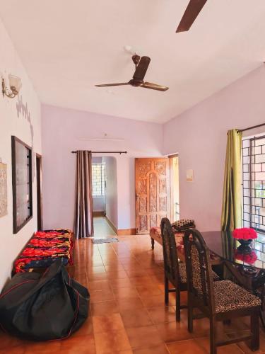 85 négyzetméteres, 2 hálószobás Ház 2 fürdőszobával Kodikal területén (SHREYAS - Authentic Mangalore Homestay(2BHK house)) in Kodikal