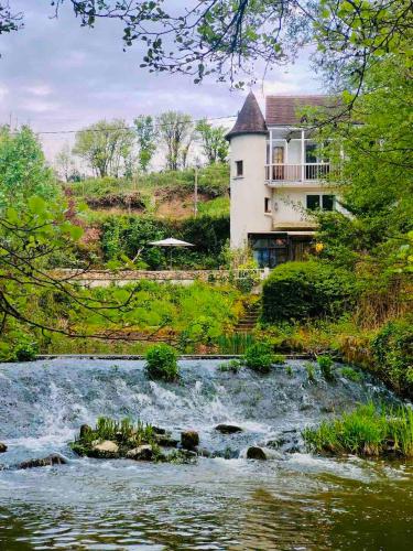 Au bord de l'eau gîte à louer Prunget