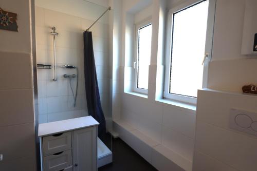 3BR - City Apartments - Kitchen - 10 min to ICE, Siegburg (fotografie 4)