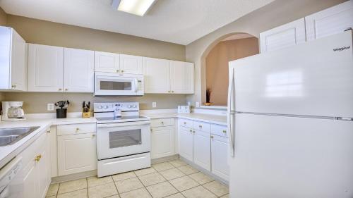 1033 River Crossing Condo - image 6