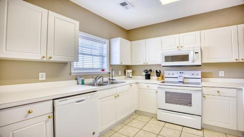 1033 River Crossing Condo in North Myrtle Beach, USA