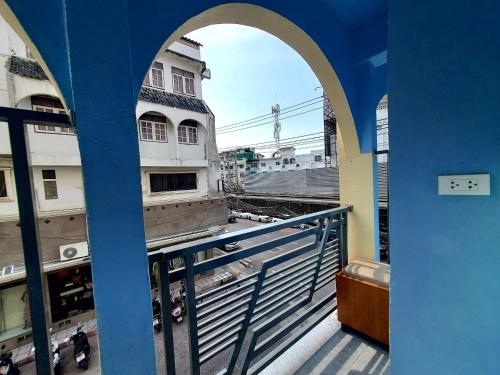 room detail thumbnail 1