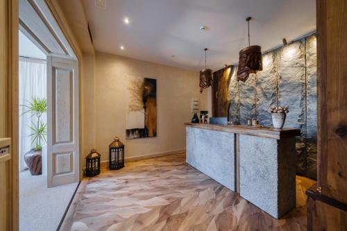 Лоби, Arctic Boutique Hotel in Корча