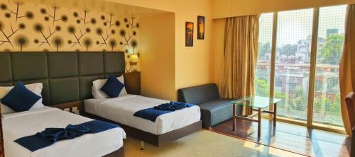 2 twin beds