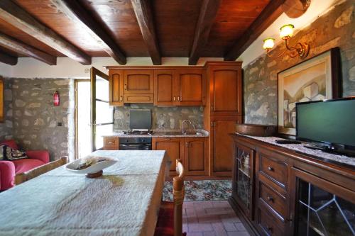 Villa Le Due Lune 6 Pax by VILLASRETREATS in Filattiera
