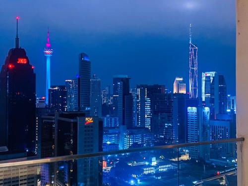 Regalia KLCC View by PandaHomes - image 13
