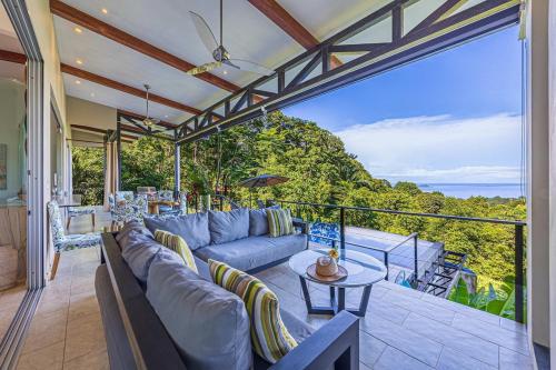 Ocean View Villa With Pool and Spectacular Sunsets in Ballena