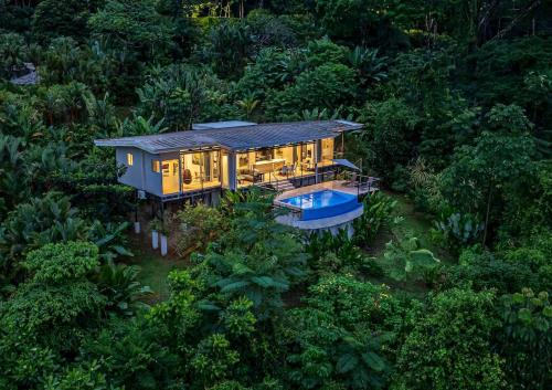 Ocean View Villa With Pool and Spectacular Sunsets in Ballena