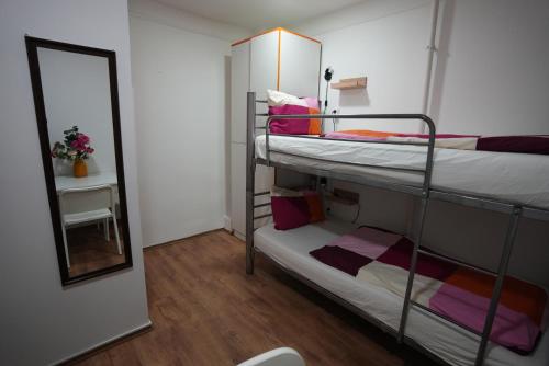 Center Hostel and Guest House - image 14