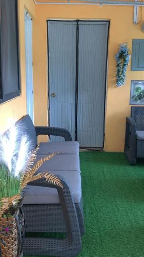 Instalaciones, Crimson Clove vacation Home JA in Spanish Town