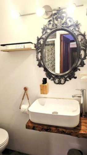 Hostal La Rosa - image 14