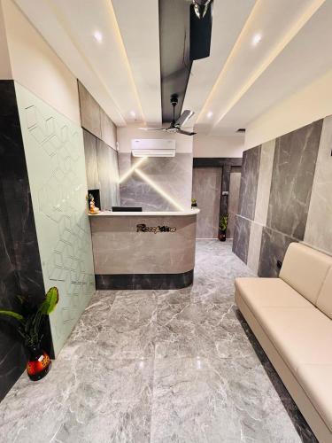 hotel sparsh inn in Sola