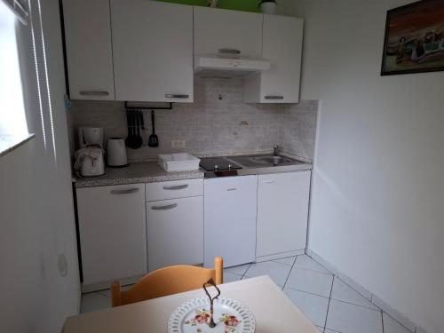 Apartment with Sea View image 8