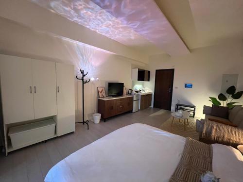 漫遊文旅溫泉宅ㄧ山海景觀陽台房ㄧ晚進晚退ㄧ晚上7點入住-21小時睡飽飽方案 漫遊文旅溫泉宅ㄧ山海景觀陽台房ㄧ晚進晚退ㄧ晚上7點入住-21小時睡飽飽方案