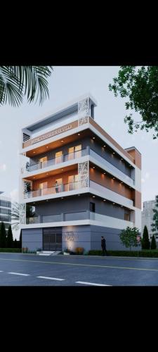 . Hotel Shree Radhe & Banquet