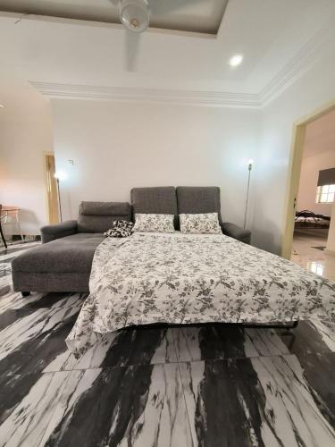 Empress White House Accra in Tema