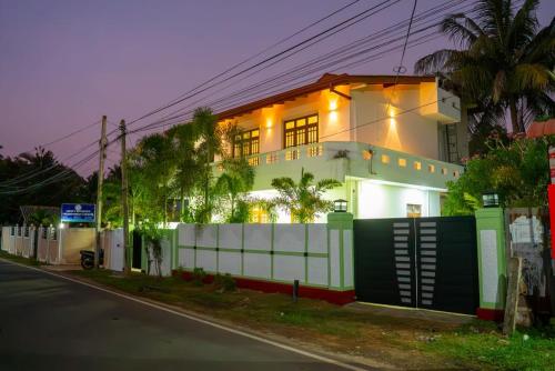 Kanapathiy Rest House in Palaiyoottu