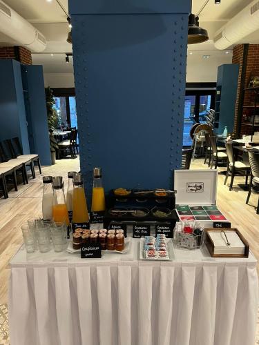 Food and beverages, Hotel Terminus Lyon near Gare de Lyon Metro Station