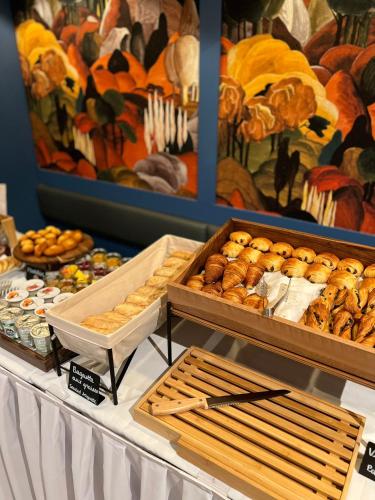 Food and beverages, Hotel Terminus Lyon near Gare de Lyon Metro Station