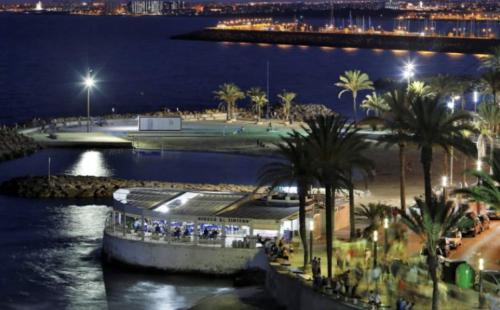 Pub/Ruang Rehat, Valentino Golf III nr 44 Villamartin Torrevieja in Castillo de Don Juan