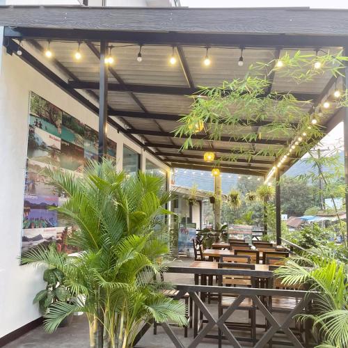 Palvelut,  m²  alueella Ban Houay Ngam, 1 makuuhuone(tta), 1 yksityistä kylpyhuone(tta) (Smile Guesthouse ) in Vang Vieng