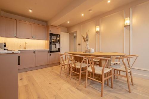 Luxury Quayside Loft Sleeps 6, Newcastle upon Tyne (photo 11)
