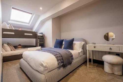 Luxury Quayside Loft Sleeps 6, Newcastle upon Tyne (photo 6)