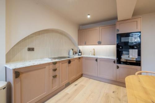 Luxury Quayside Loft Sleeps 6, Newcastle upon Tyne (photo 8)