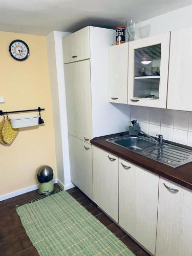 keittiö, Ubytování Na Bezděku (Ubytovani Na Bezdeku) in Trebovice