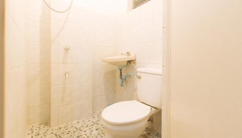 Single Room image 8