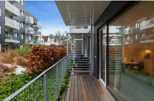 Modern apartment in Tønsberg right by the waterfront and city center in ตอนซเบิก